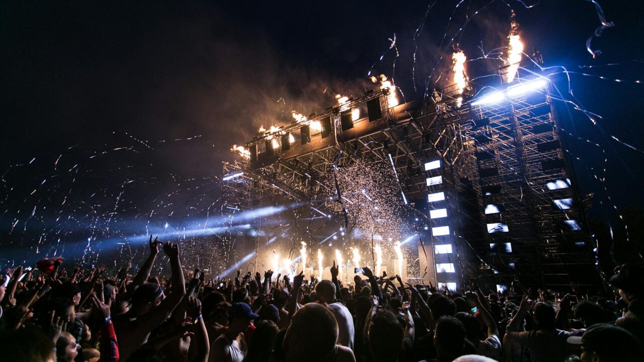 people having a concert